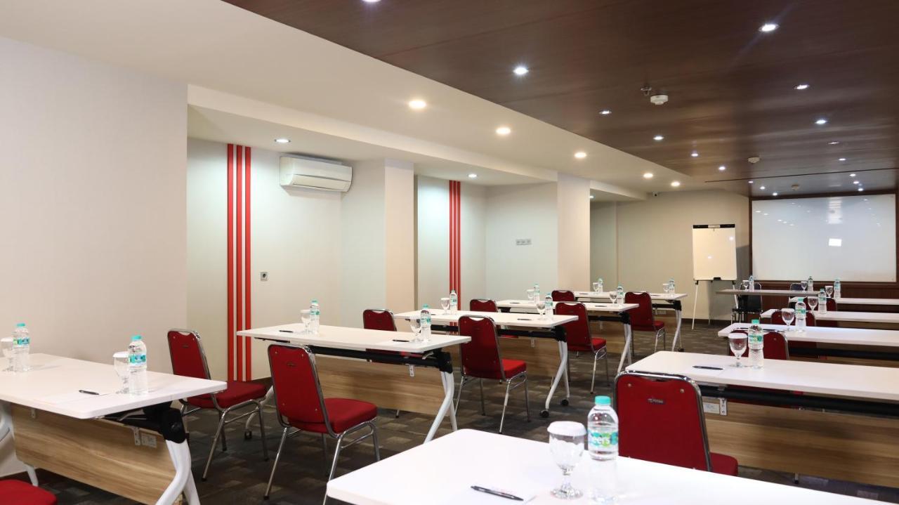 Moritz Hotel Rsab Harapan Kita Jakarta Luaran gambar